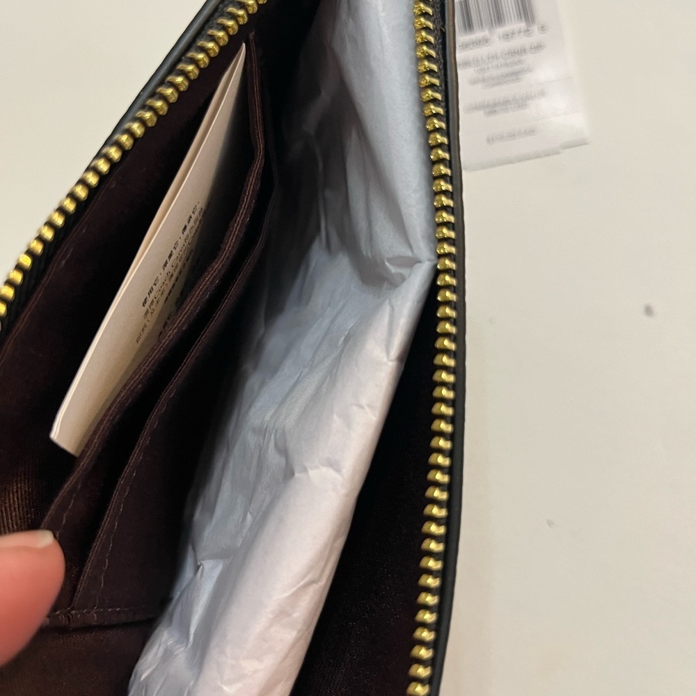 COACH pebbles leather wristlet corner zip - Picture 4 of 4
